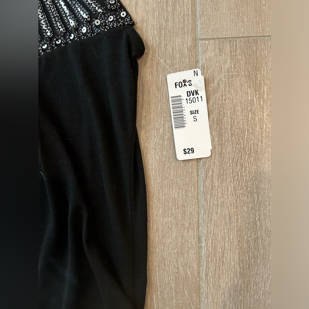 Fabulous sleeveless top with shimmery embellishment by David Kahn - Picture 6 of 7